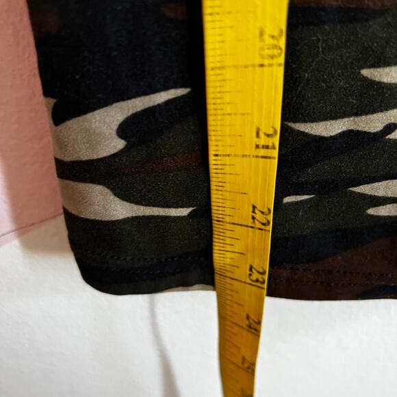 SOLD OUTT - Picture 4 of 5